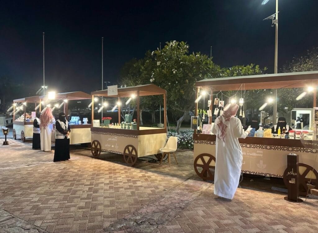 أمانة المنطقة الشرقية تُطلق «كرنفال الباعة الجائلين» لدعم التمكين الاقتصادي وتعزيز ريادة الأعمال