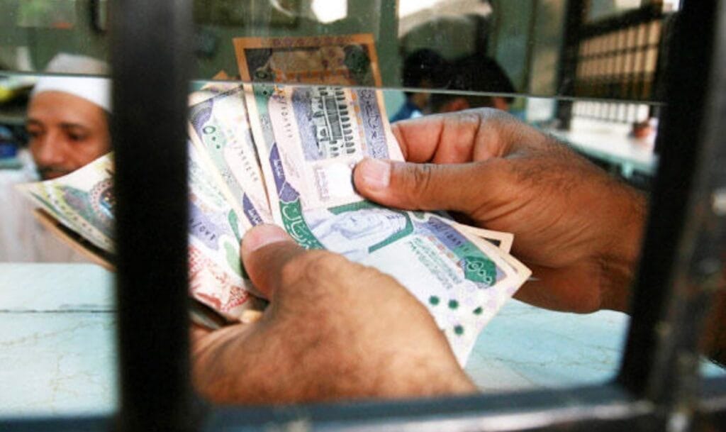 الصرافة في السعودية… مهنة قاومت التغيّر ورافقت تحولات الاقتصاد