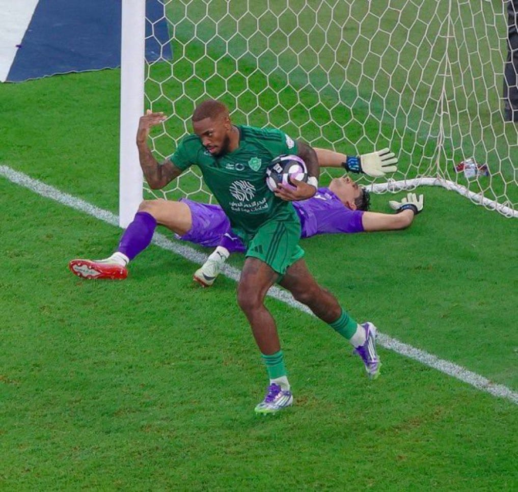 الأهلي يحسم مواجهة الخليج برباعية ويؤكد عودته القوية في دوري روشن