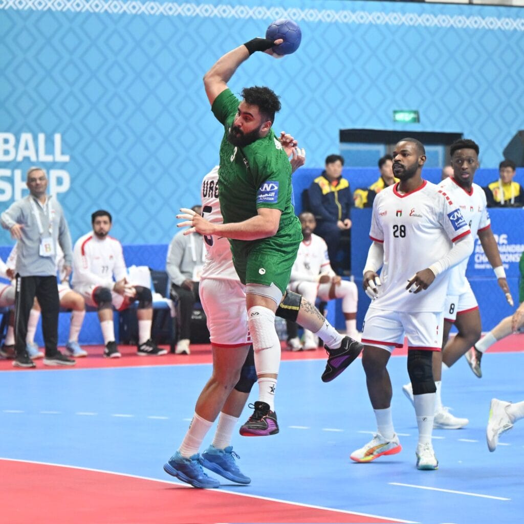 منتخب اليد السعودي يواصل الزحف الآسيوي بفوز عريض