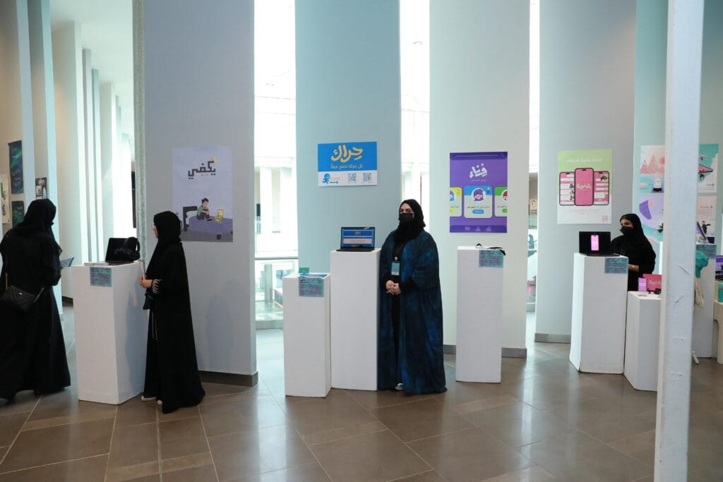 جامعة جدة تختتم معرض تخرّج خريجات تصميم الجرافيك بمشاريع إبداعية نوعية