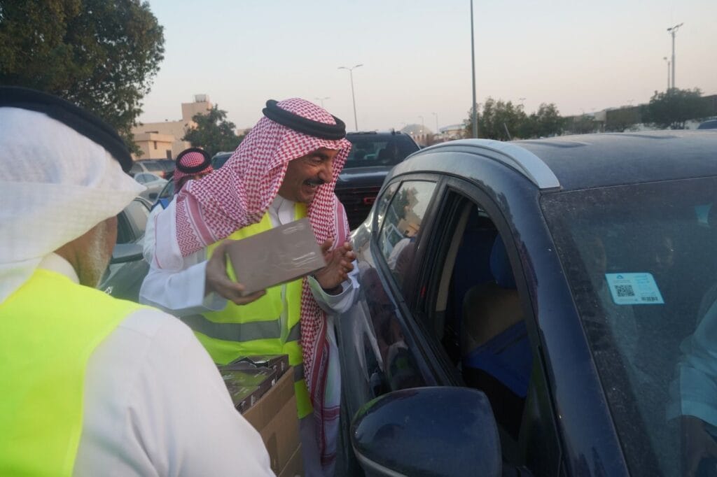 أكثر من ٢٠٠٠ وجبة إفطار صائم باسم المؤسس
