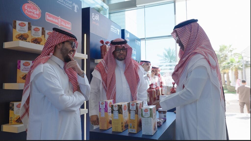 “النخيل والتمور” يستعرض أبرز المنتجات المُنكّهة بالتمر ضمن حملة “اقدع بالتمر أفضل” في وزارة الاستثمار