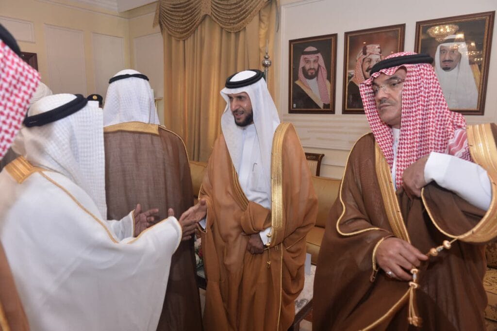 محافظ القطيف يلتقي جموع المهنئين بعيد الفطر المبارك