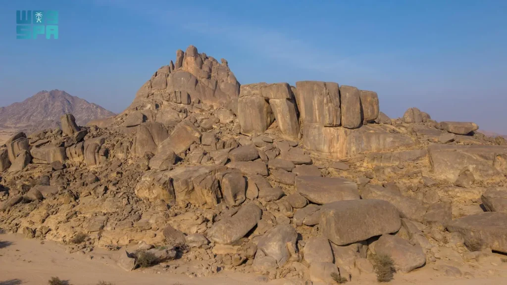 جبل «أبو صادع» بالليث.. معلم طبيعي يحكي تاريخ القوافل ويعزز سياحة التراث
