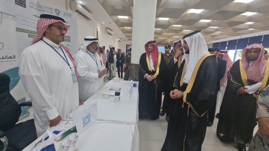 ركنٌ توعويٌّ لجمعيّة أمّ الحمام يثري زوّار «المعرض التوعويّ بأضرار المخدّرات والتدخين» بالكليّة التقنيّة بالقطيف