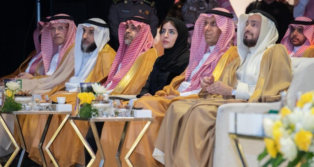عبدالعزيز بن سعد يرعى حفل اعتماد حائل “مدينة صحية” من منظمة الصحة العالمية ويتسلم شهادة الاعتماد
