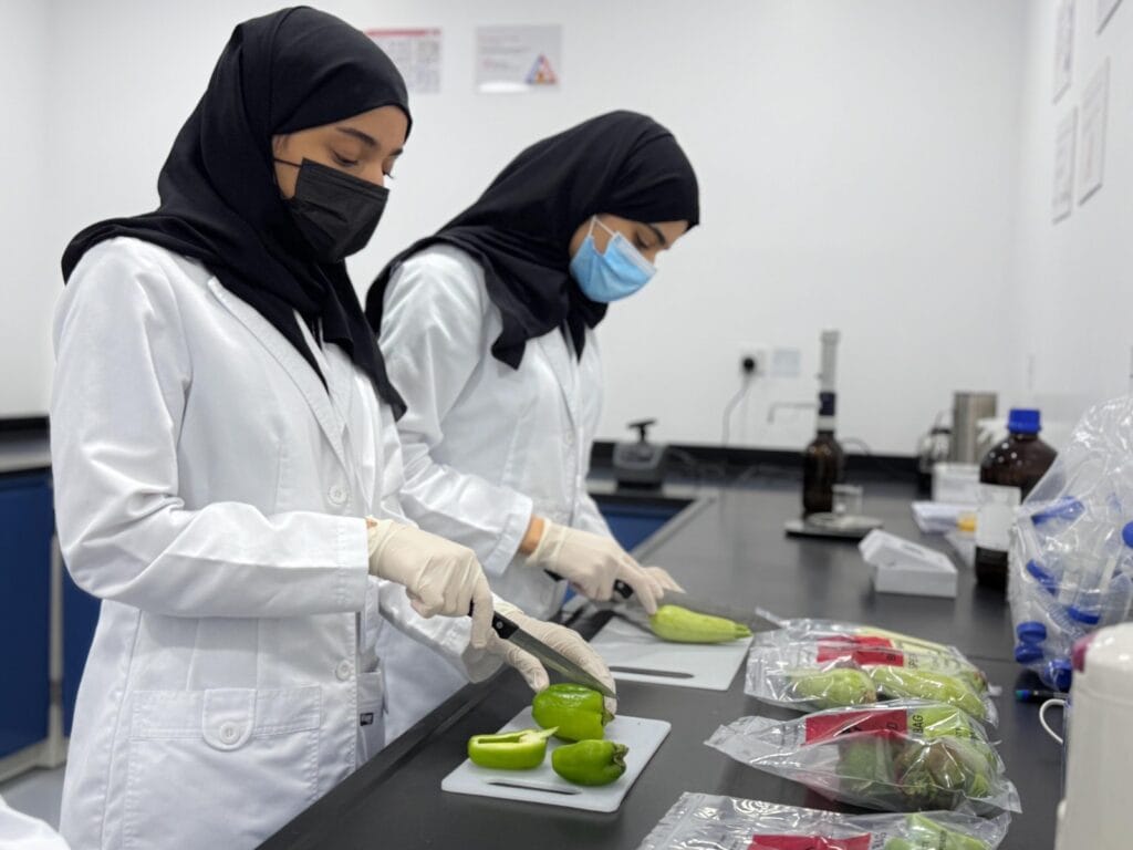 مختبر أمانة الأحساء ينال اعتماد الـ ” ISO” لتعزيز جودة الفحوصات المخبرية وسلامة الغذاء