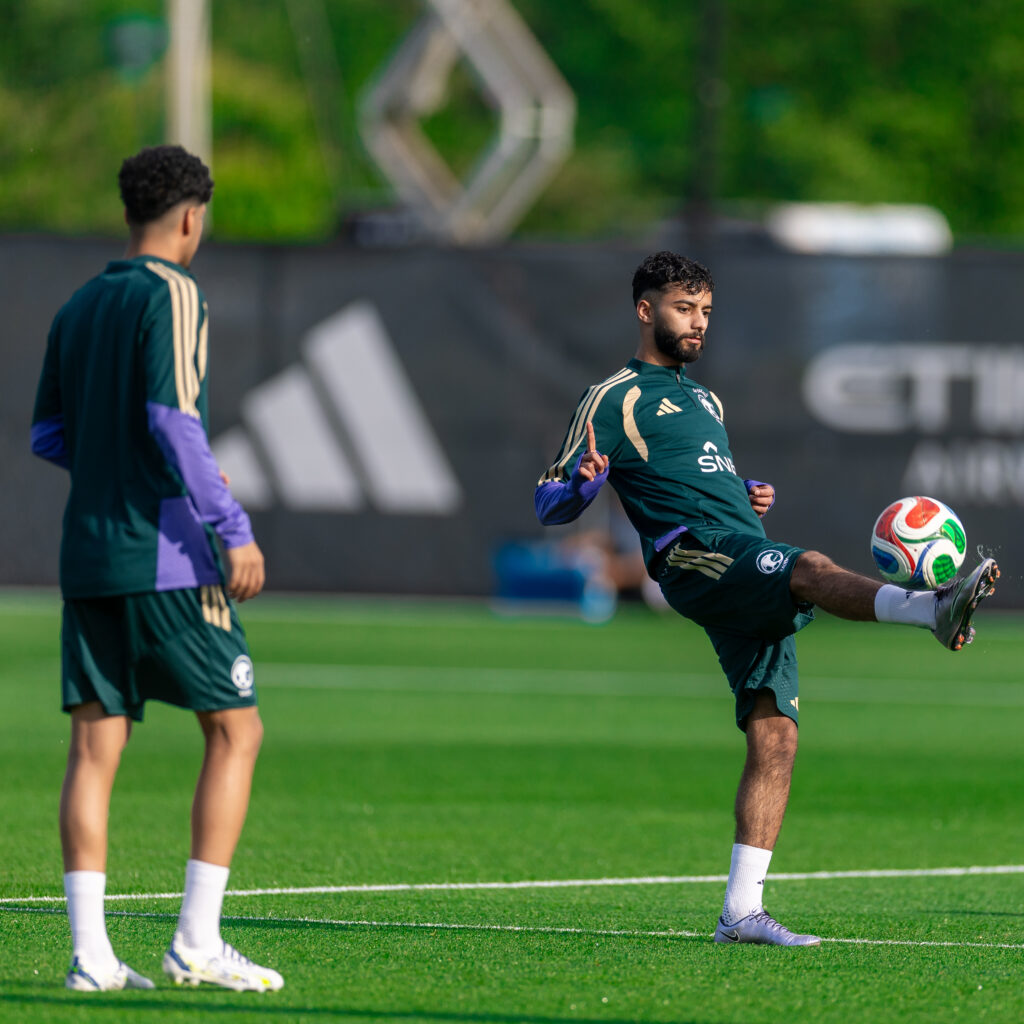 بالصور-الأخضر يدشّن تدريباته في نيويورك تحضيرًا لكأس العالم