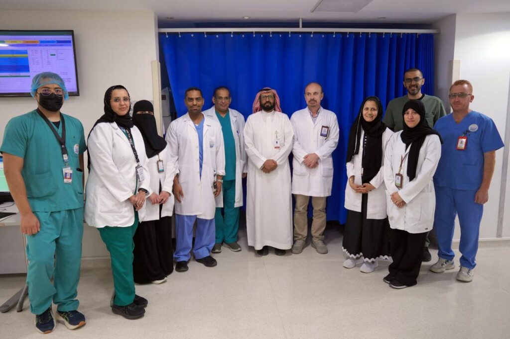 ”فريق طبي في مستشفى الملك فهد التخصصي ينجح بعلاج ورم خطير في شبكية عين طفل”