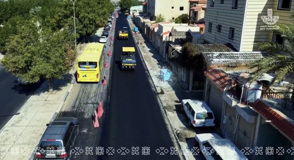 بلدية القطيف تواصل مشاريع جودة الحياة بالمجيدية وتنجز تأهيل شارع المغيرة بن شعبة