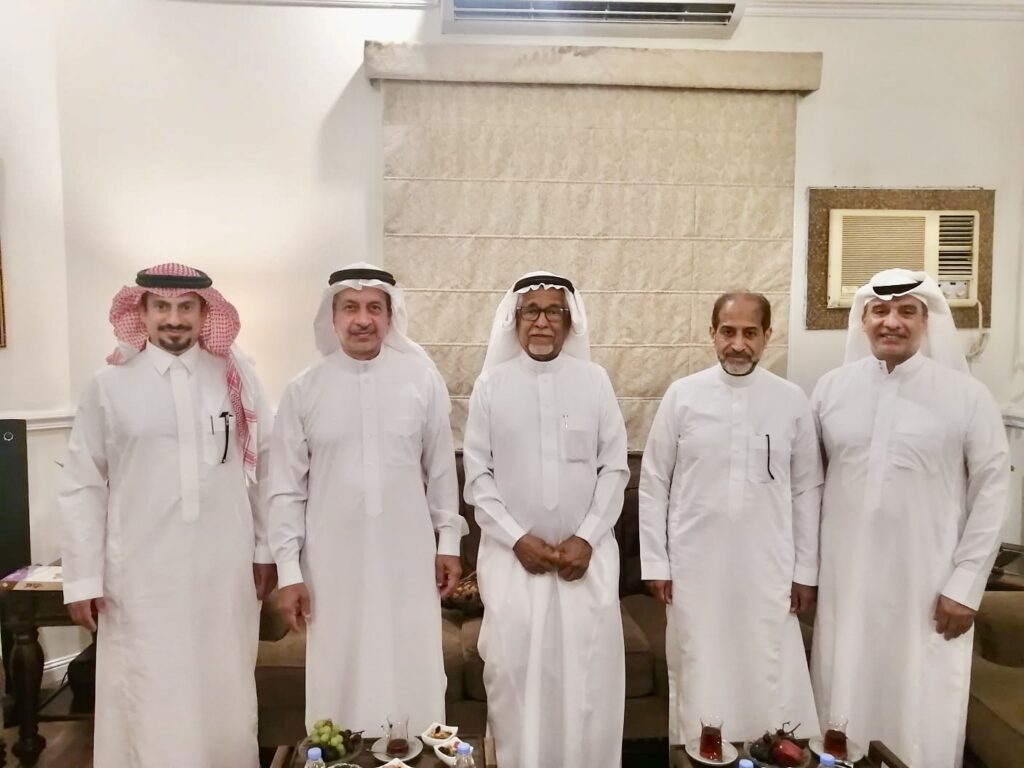 نقاش تاريخي وأثري يستعرض مواقع هجر التاريخية وجواثا في مجلس السلهام