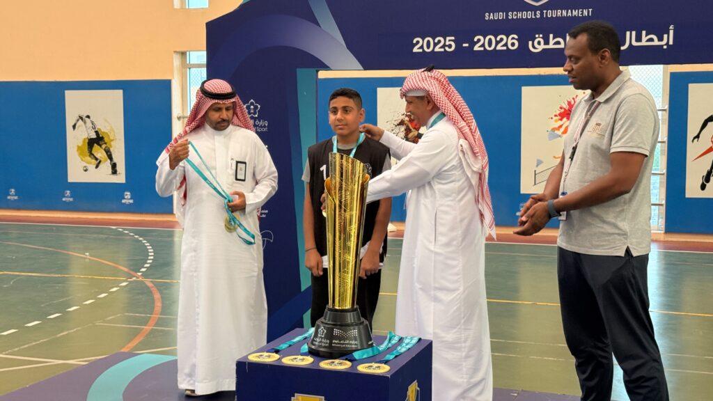 ضرار بن الأزور بطلاً لدوري المدارس بالشرقية.. والذهب يتوشح أعناق أبطال المرحلة الابتدائية