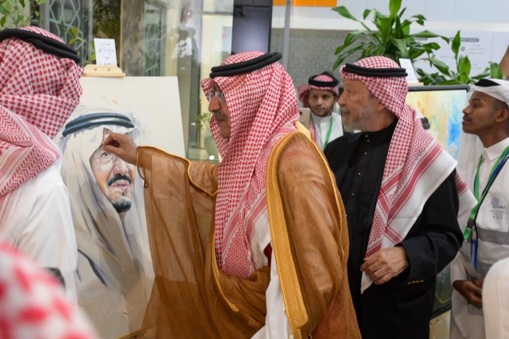 “ليان الثقافية وعبق الثقافة” يدشنان جائزة ضياء عزيز للبورتريه