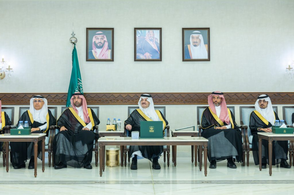 سمو أمير المنطقة الشرقية يرعى حفل تكريم الفائزين في جائزة “هاكاثون غرفة الشرقية للألعاب الإلكترونية”