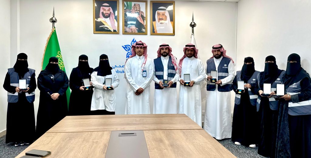 الرئيس التنفيذي لتجمع تبوك الصحي يكرّم المتطوعين تقديرًا لجهودهم في خدمة الحجاج