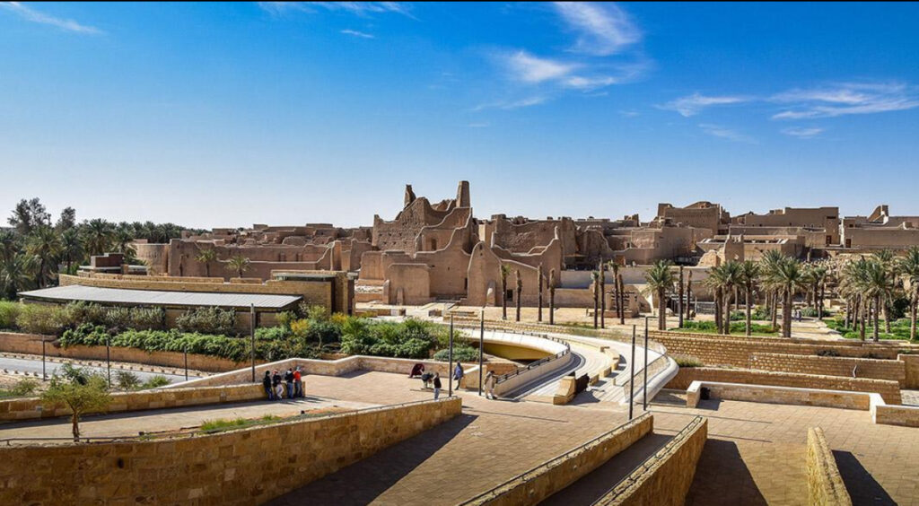 السعودية تتصدر نمو السياحة عالميًا.. 102% زيادة في السياح الدوليين وإنفاق يبلغ 53.2 مليار ريال