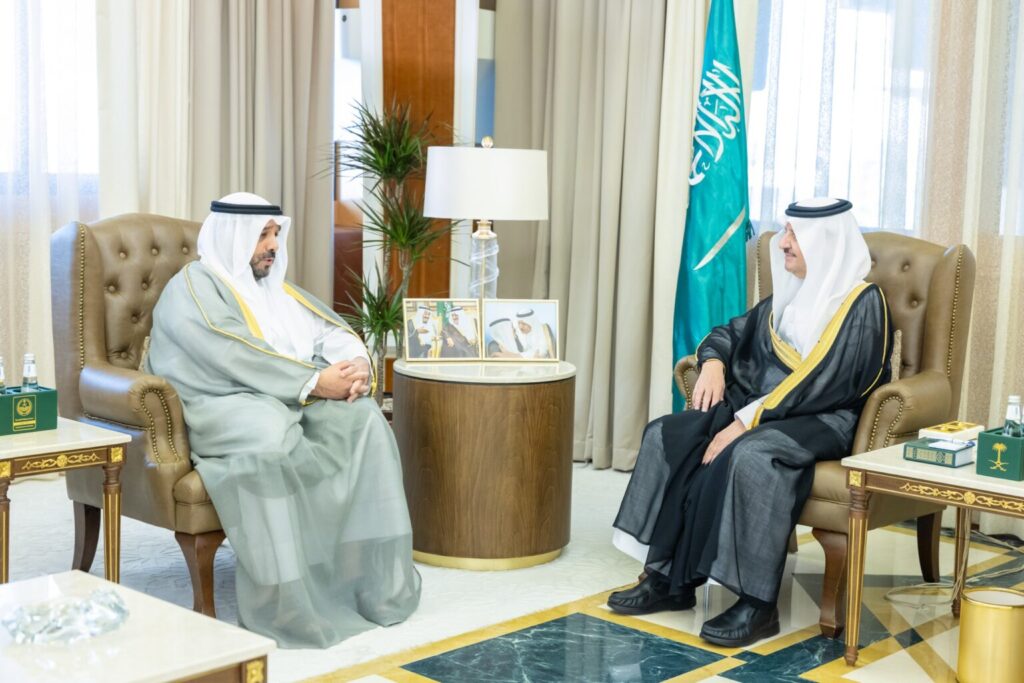 أمير المنطقة الشرقية يستقبل سفير دولة الكويت ويبحثان الموضوعات ذات الاهتمام المشترك