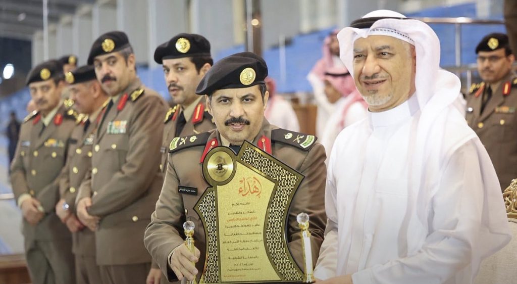 القطاع الأمني بالمنطقة الشرقية يكرّم نادي الخليج تقديرًا لدوره في إنجاح بطولة الأمن العام