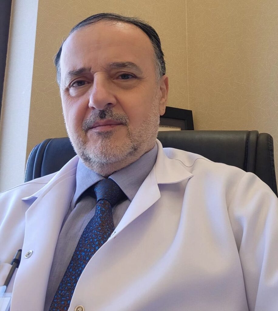 د.طلال أحمد أخصائي الجراحة العامة .. الحِمْيَةُ الطَّوِيلَةُ غَيْرُ الْمَدْرُوسَةِ قَدْ تُسَبِّبُ حَصَيَاتِ الْمَرَارَةِ