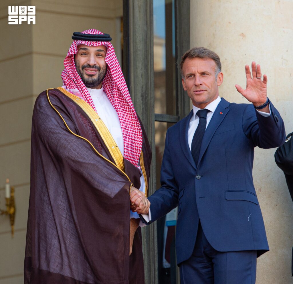 ولي العهد في باريس.. قرن من الشراكة السعودية الفرنسية وتجارة بقيمة 44.2 مليار ريال