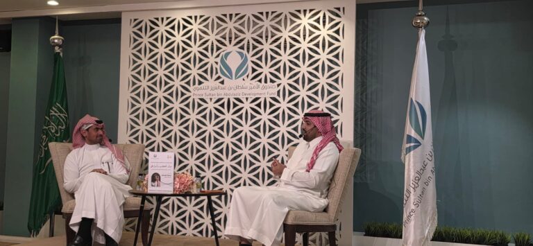 عوالم تكتب.. وأثر يبقى جلسة حوارية مع الأستاذ اسامة المسلم