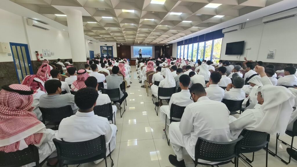 707 متدربين في أسبوع التهيئة ” بتقني القطيف “