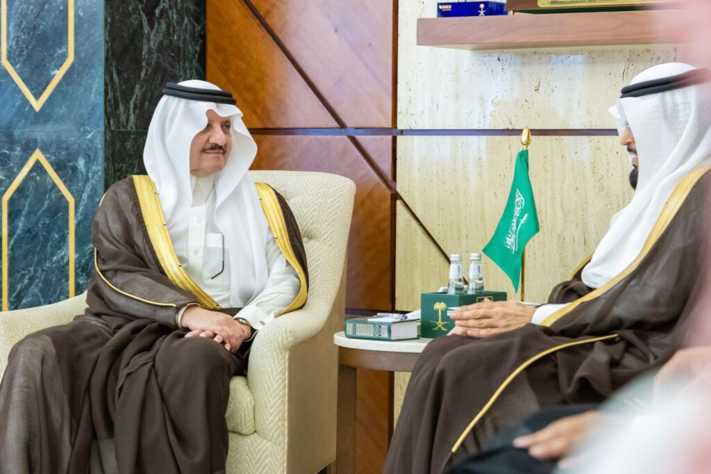 سمو أمير المنطقة الشرقية يستقبل رئيس وأعضاء مجلس إدارة جمعية “يعمر” للعناية بالمساجد