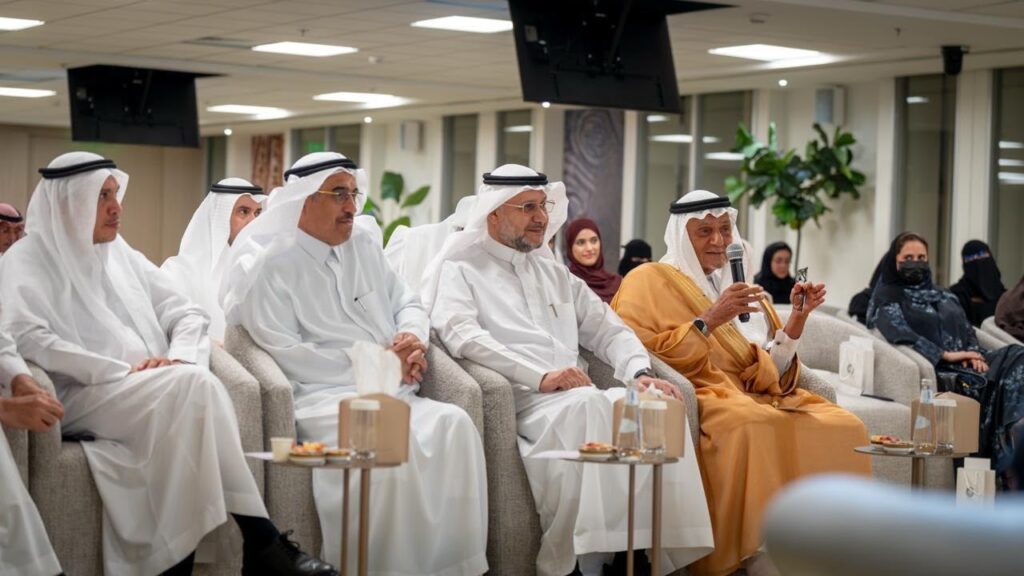 خلال مشاركته في ندوة علمية بمركز الملك فيصل تركي الفيصل: الذكاء الاصط ناعي نعمة تحتاج إلى ضوابط حتى لا تصبح نقمة