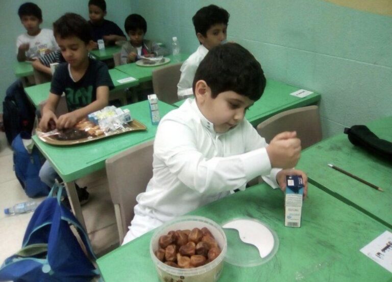 «الغذاء والدواء»: الإفطار الصحي يدعم نشاط الطفل وتركيزه خلال اليوم الدراسي