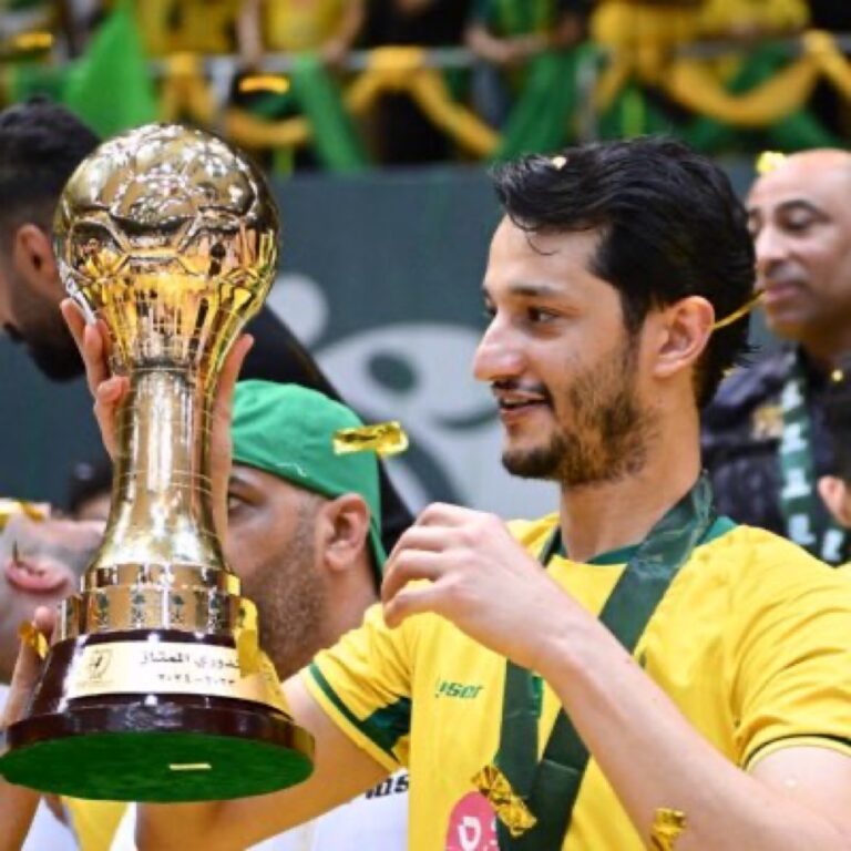 💚💛 بعد 21 عامًا.. محمد المسكين يودّع يد الخليج