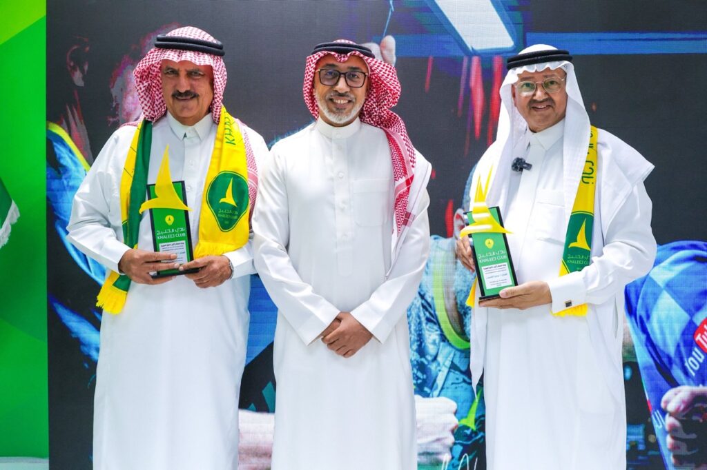 محمد الشبيب يروي رحلة «من الفيلم إلى البكسل».. و«نبض الملاعب» يكرّم عبدالله يوسف الدبيس في ختامه