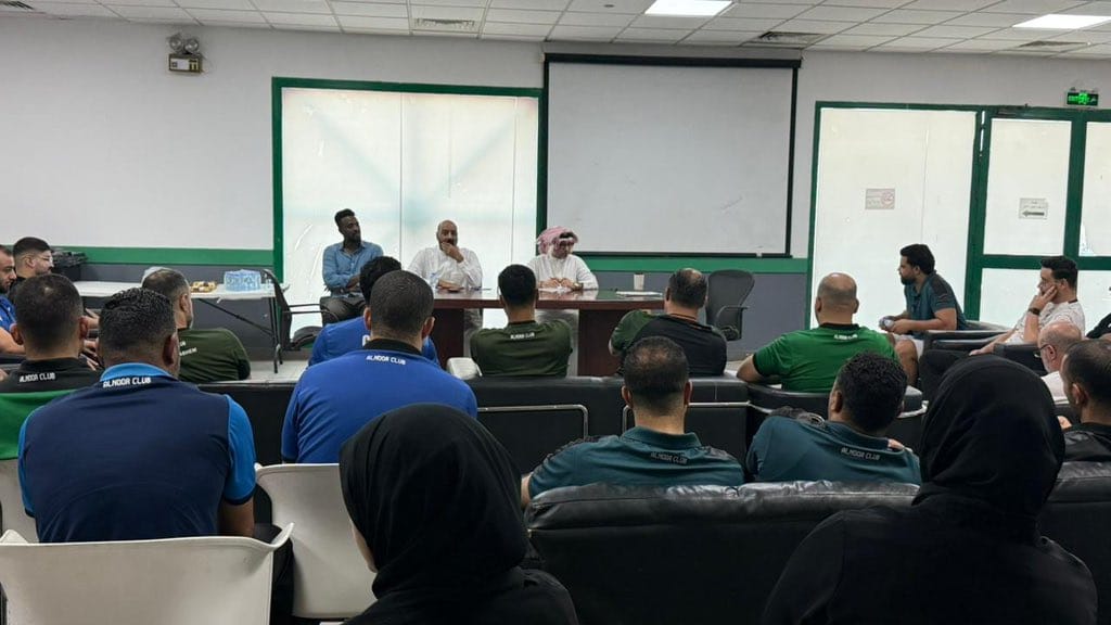 إدارة النور تجتمع بمدربي الفرق لتعزيز جاهزية الموسم وتحقيق المستهدفات