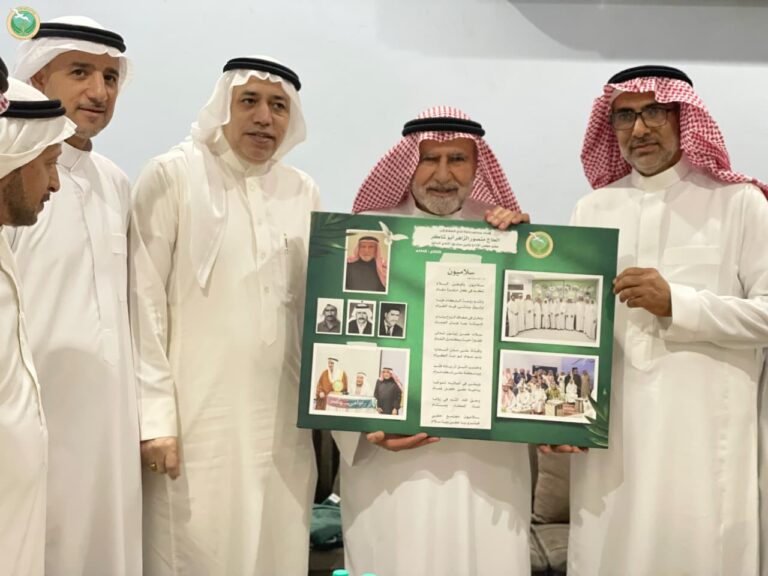 إدارة نادي السلام في ضيافة الحاج منصور الزاهر“أبو شاكر” صاحب أطول سلسلة عضوية مع 5 رؤساء للنادي للفترة من 1390 حتى 1412 هجري
